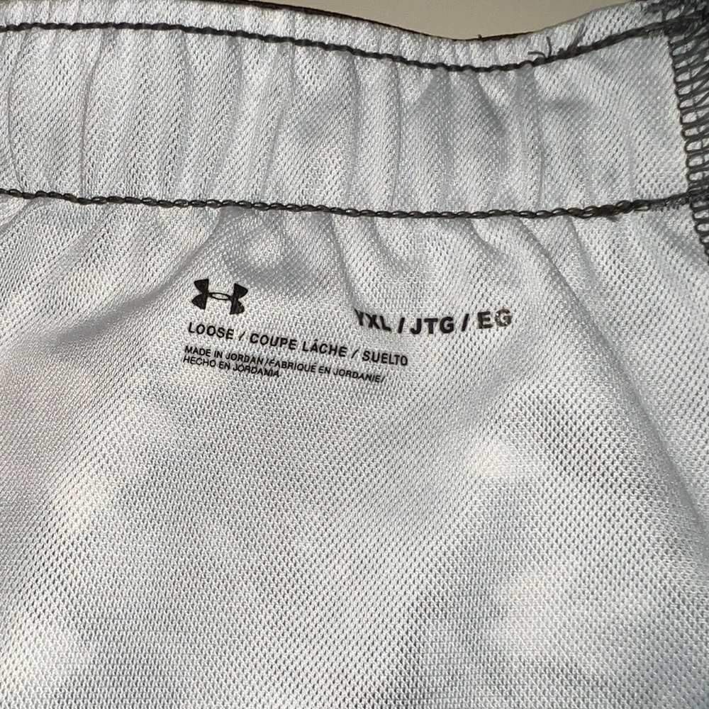 Under armour Girls' UA Play Up 2.0 Printed Shorts size YXL NWT - Picture 4 of 5